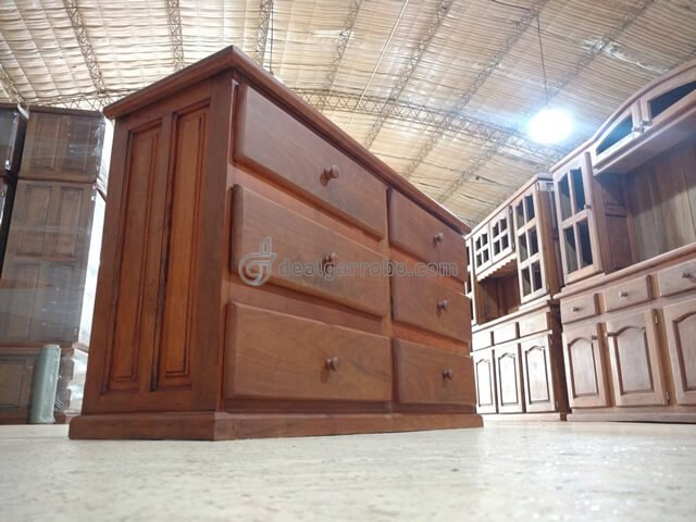 Comoda de algarrobo de 6 cajones