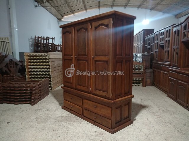 Ropero de Algarrobo con 3 Puertas (Mediano). Fbrica de Roperos de Madera. Modelos y Precios.