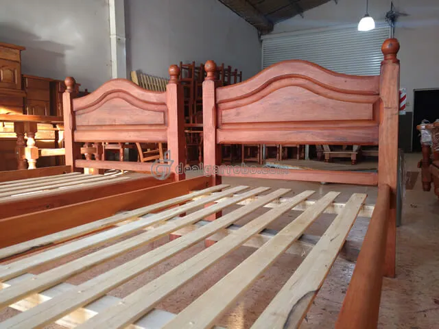 Cama de Algarrobo Tablero