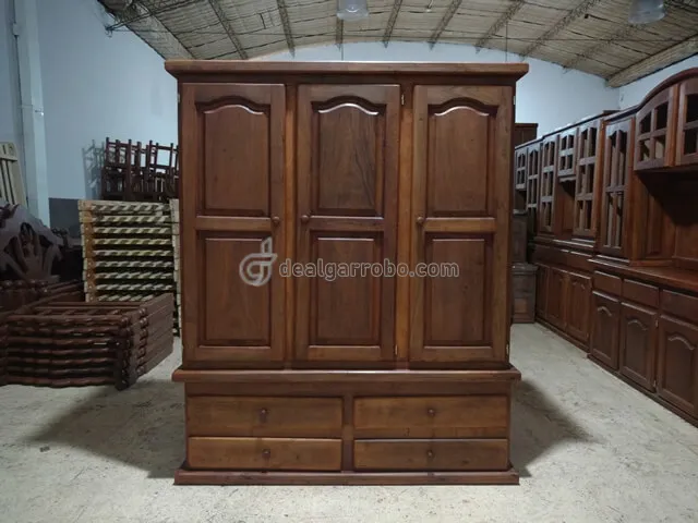 Ropero de Algarrobo con 3 Puertas (Mediano). Fbrica de Roperos de Madera. Modelos y Precios.