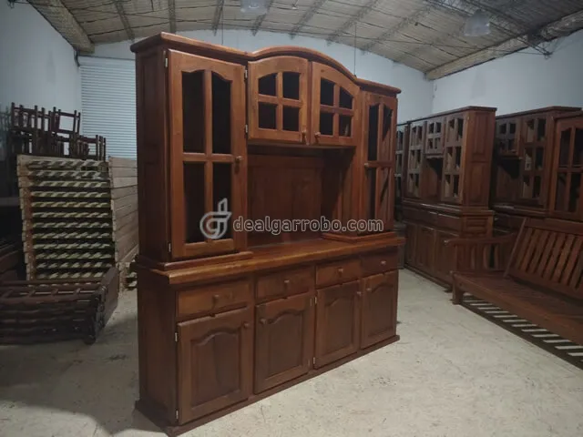 Modular de Algarrobo de 2 Metros Modelo Capilla. Fbrica de Aparadores y Cristaleros. Modelos y Precios