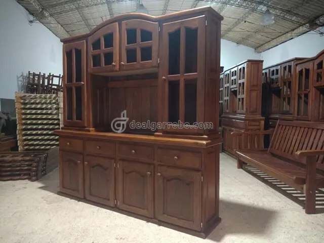 Modular de Algarrobo de 2 Metros Modelo Capilla. Fbrica de Aparadores y Cristaleros. Modelos y Precios