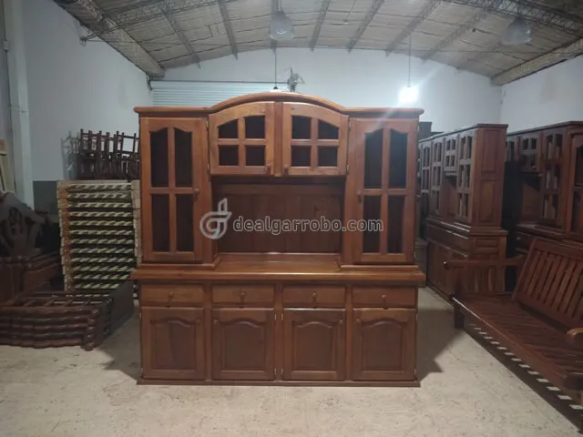 Modular de Algarrobo de 2 Metros Modelo Capilla. Fbrica de Aparadores y Cristaleros. Modelos y Precios