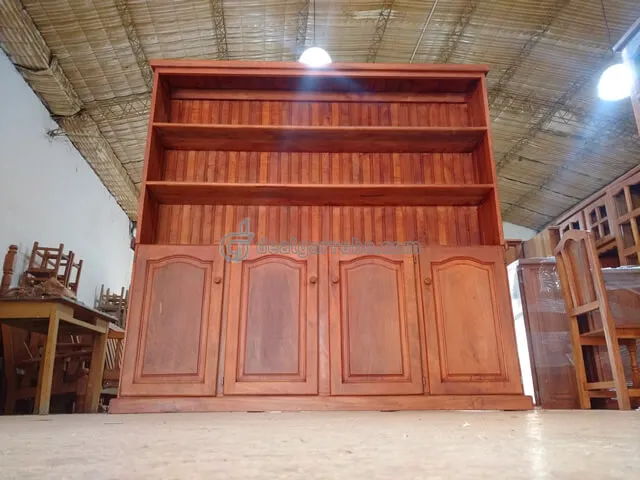 Biblioteca de algarrobo de 2,00 x 2,00 con puertas