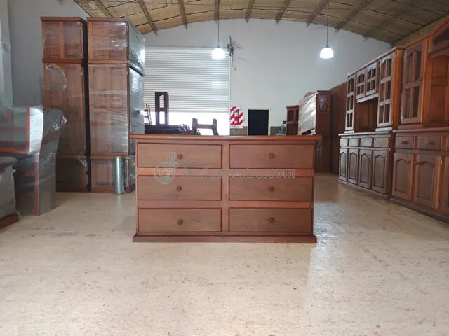 Juego de Dormitorio de Algarrobo Cama rabe de 2 Plazas + Cmoda 1,40 de 6 Cajones + 2 Mesas de Luz