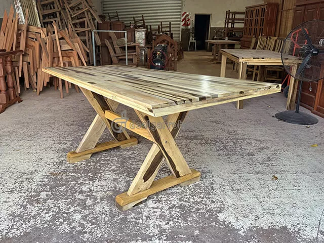 Mesa de Comedor de Guayubira Pata X