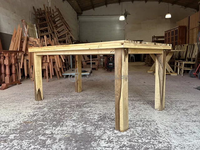 Mesa de Comedor de Guayubira Rectangular