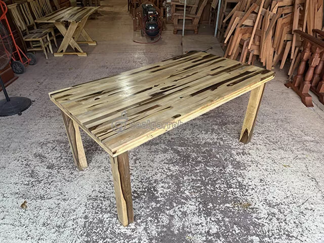 Mesa de Comedor de Guayubira Rectangular