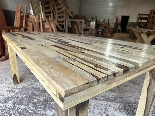 Mesa de Comedor de Guayubira Rectangular