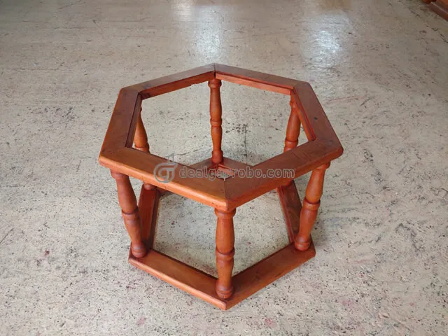 Mesa ratona de algarrobo exagonal vidrio