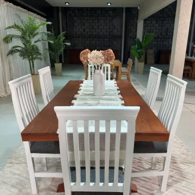 Juego de Comedor con Sillas de Madera Blanca Tapizadas en Tela