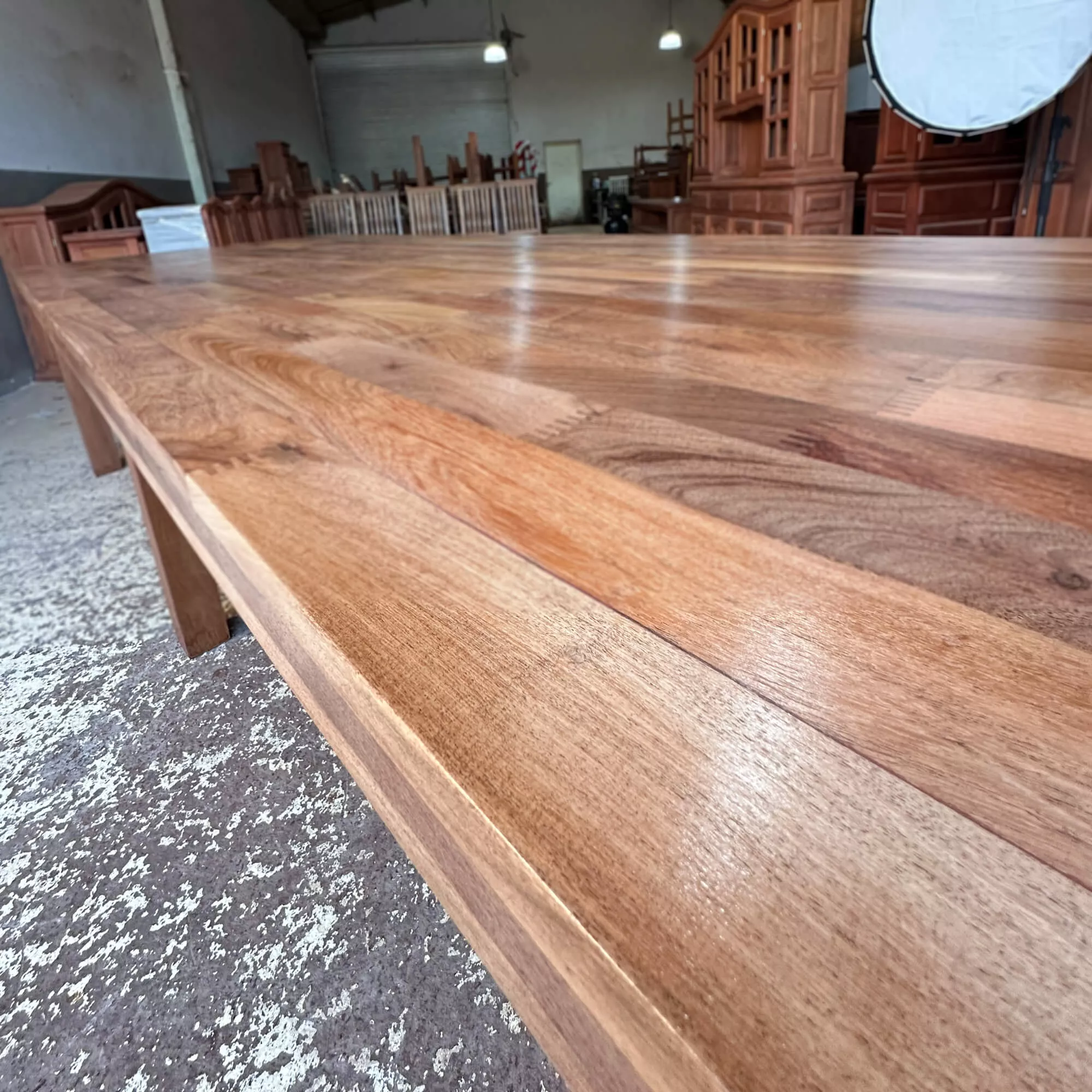 Mesa de Comedor de 3 Metros Laqueada