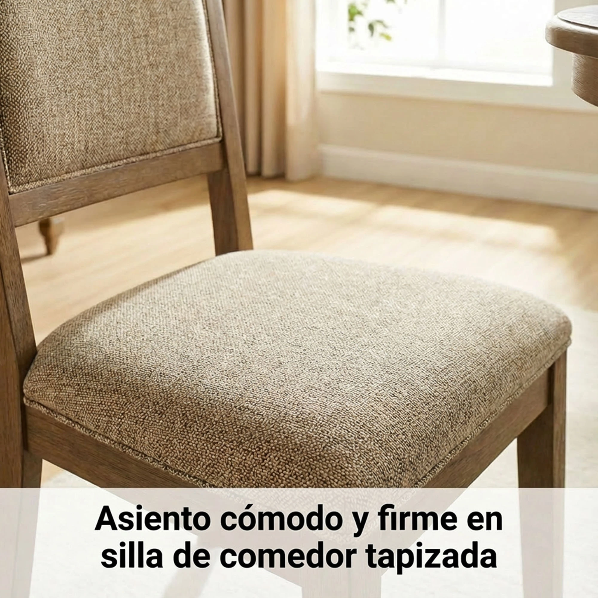 Asiento c&oacute;modo y firme en silla de comedor tapizada